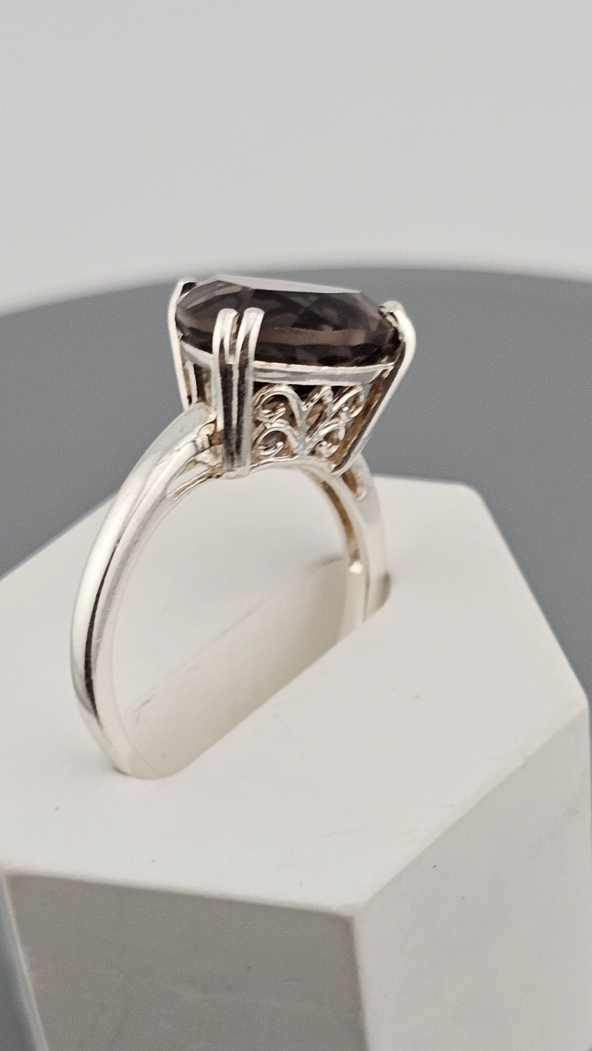 925 Sterling Silver Solitaire Ring Featuring Trillion cut Smokey Quartz, size O 1/2