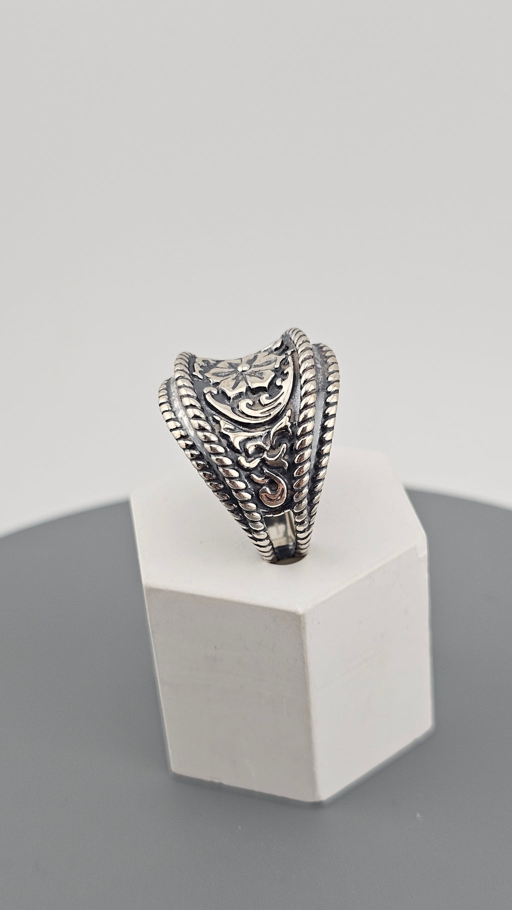 925 Sterling Silver Carolyn Pollack Wide Band Floral Ring , size P 1/2