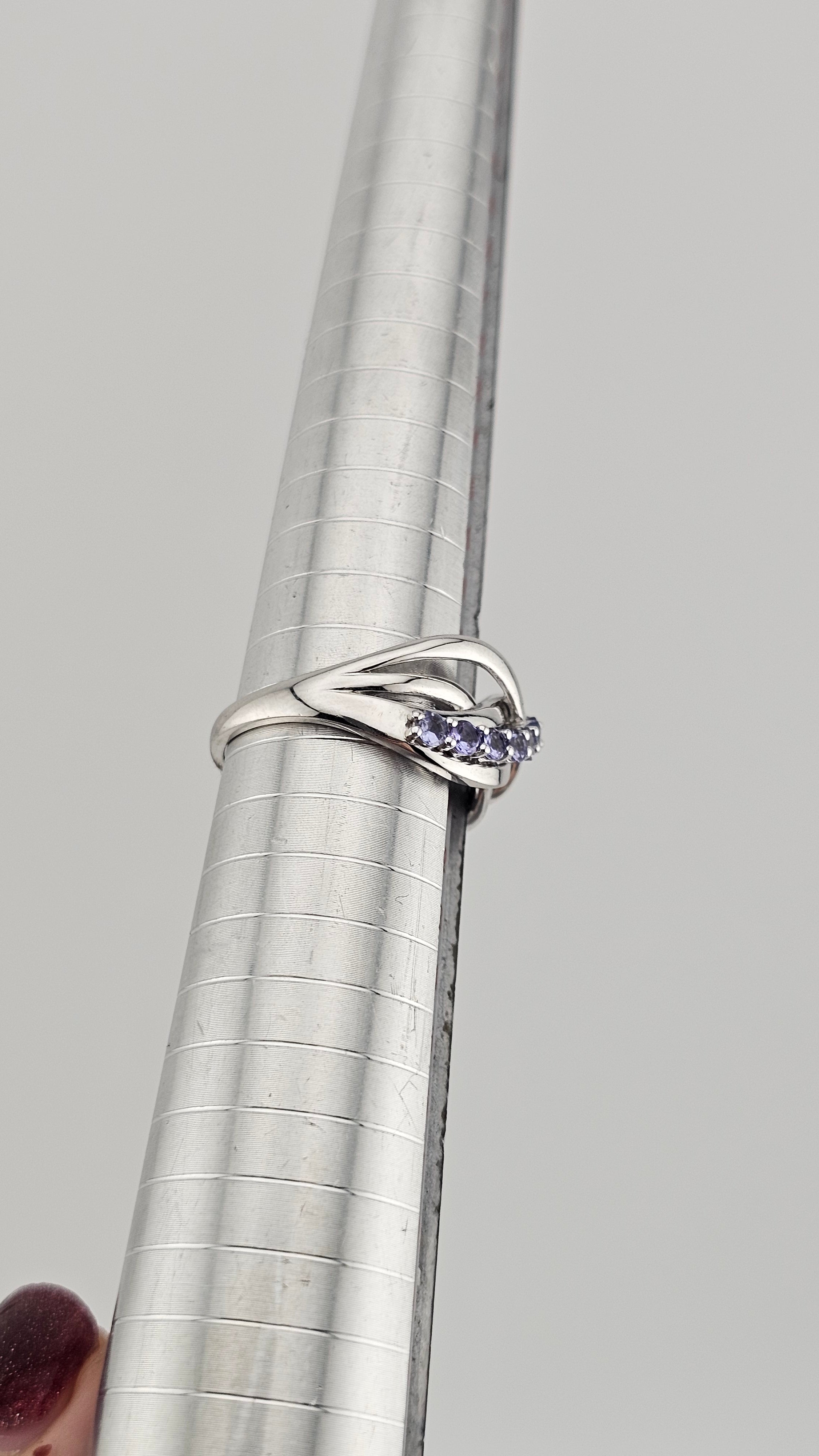 925 Sterling Silver Crossover Infinity Style Ring set with Natural Tanzanite, size S
