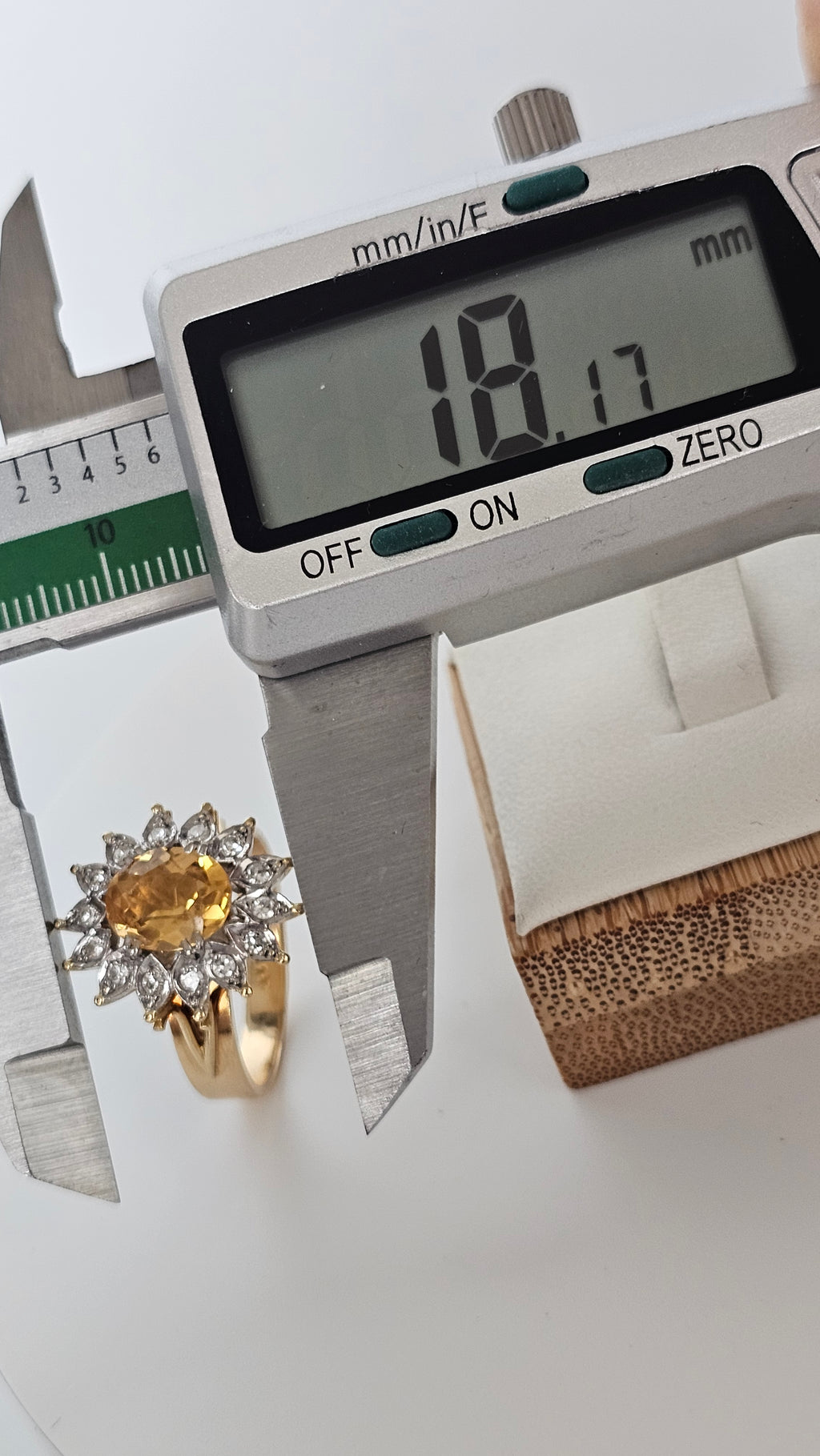 18ct Yellow Gold Cluster Ring Featuring Yellow Topaz and Diamonds