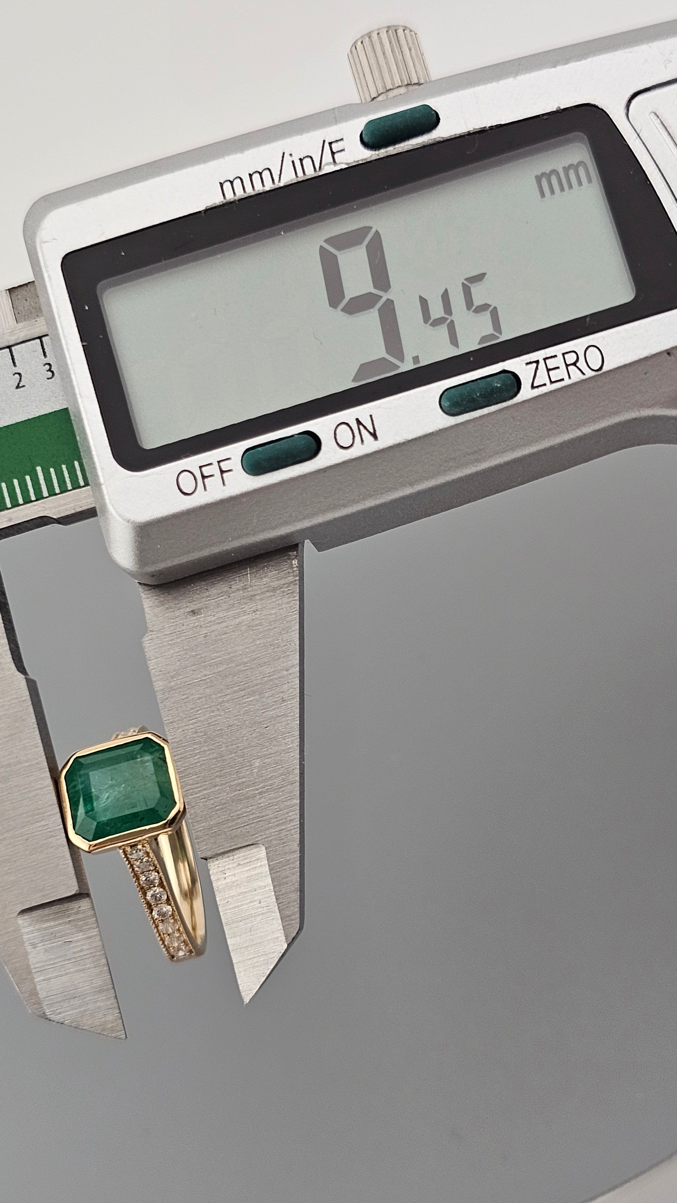 14K Yellow Gold Ring Set with 2.79ct Natural Emerald 0.28ct Natural Diamonds