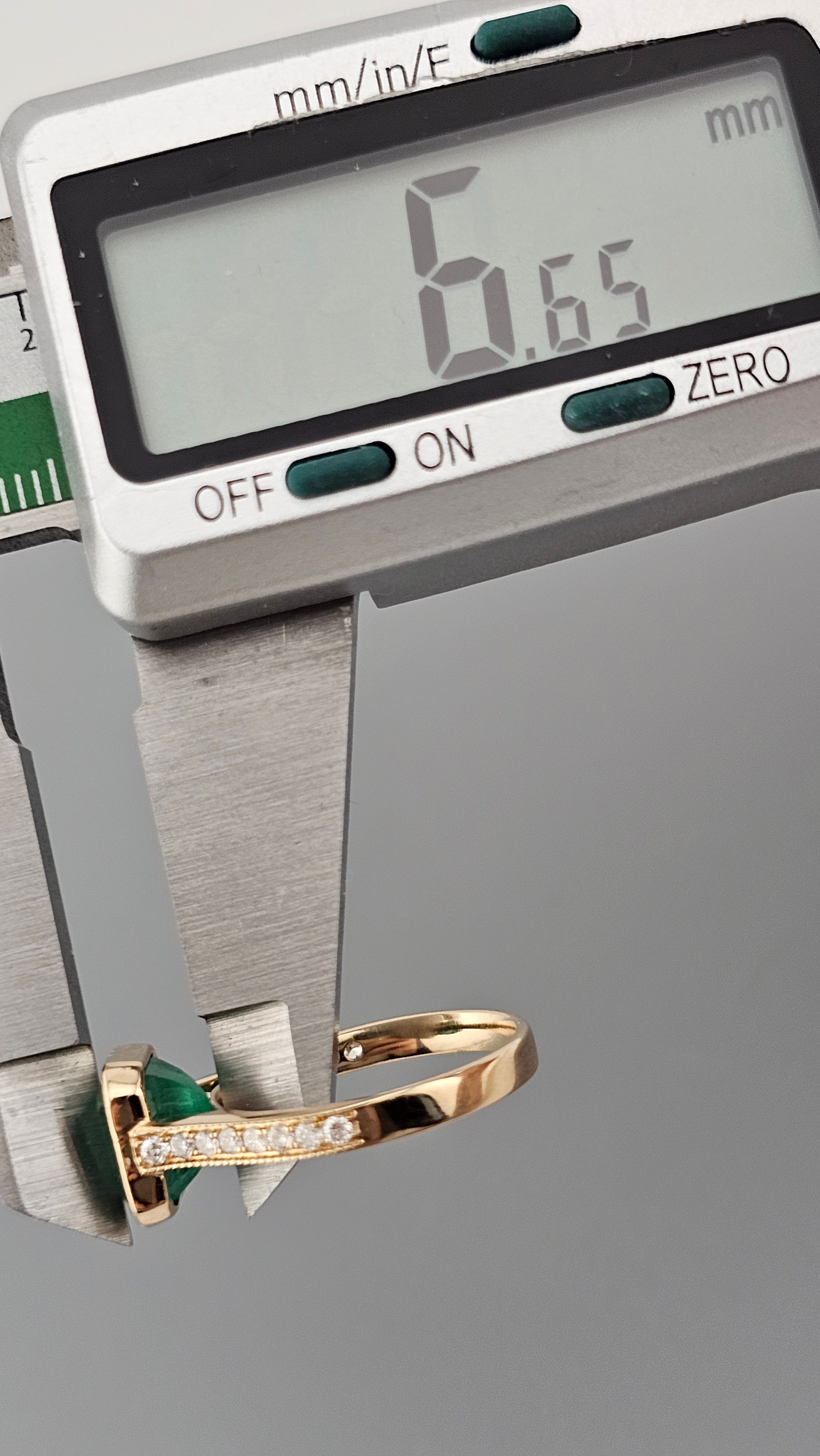 14K Yellow Gold Ring Set with 2.79ct Natural Emerald 0.28ct Natural Diamonds