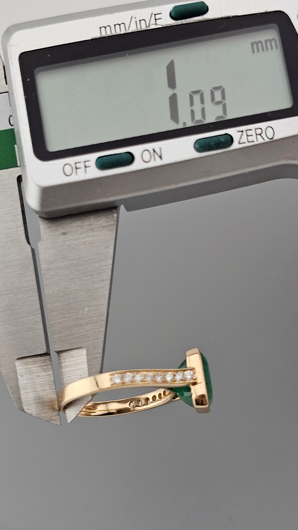 14K Yellow Gold Ring Set with 2.79ct Natural Emerald 0.28ct Natural Diamonds