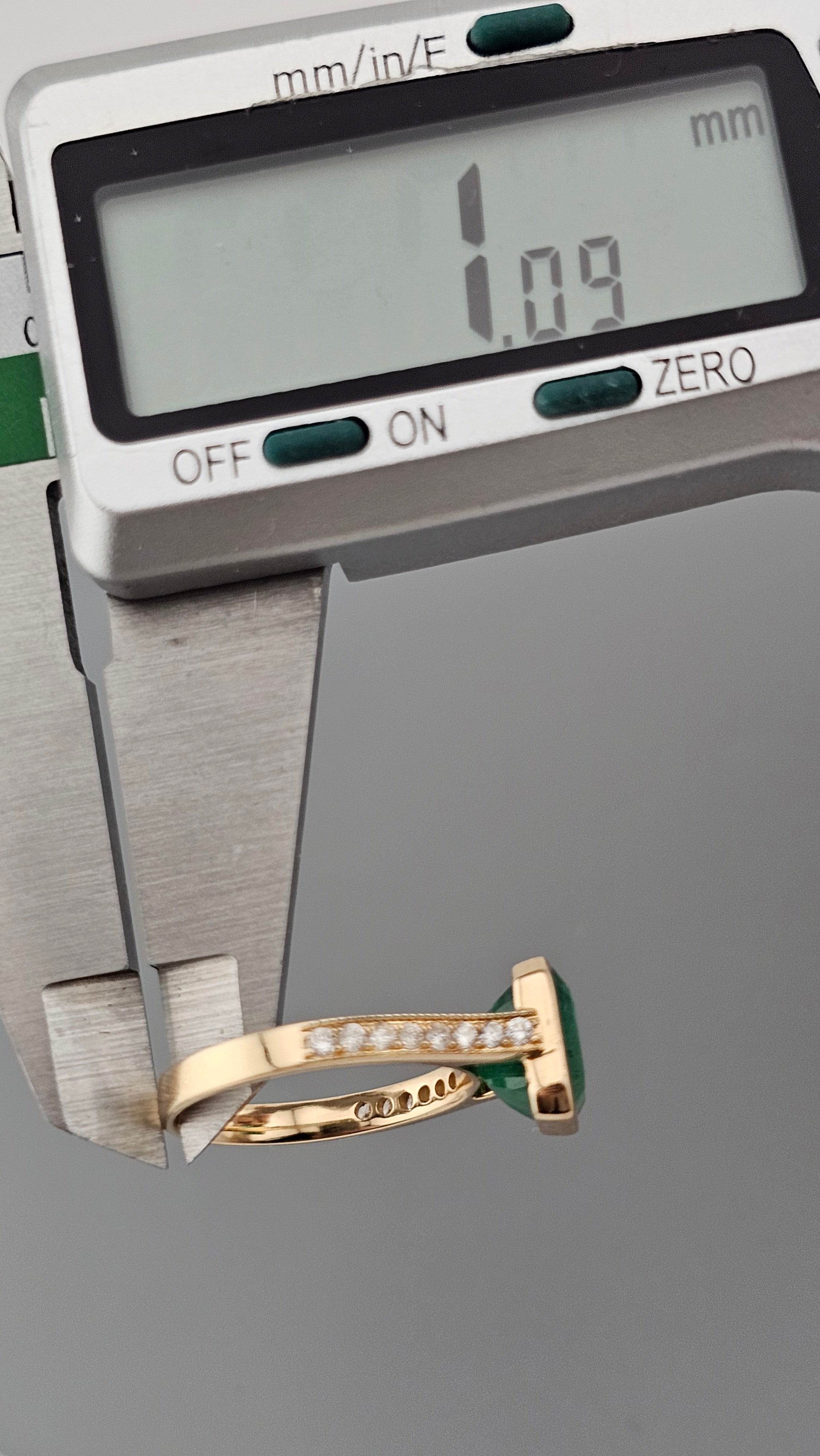 14K Yellow Gold Ring Set with 2.79ct Natural Emerald 0.28ct Natural Diamonds