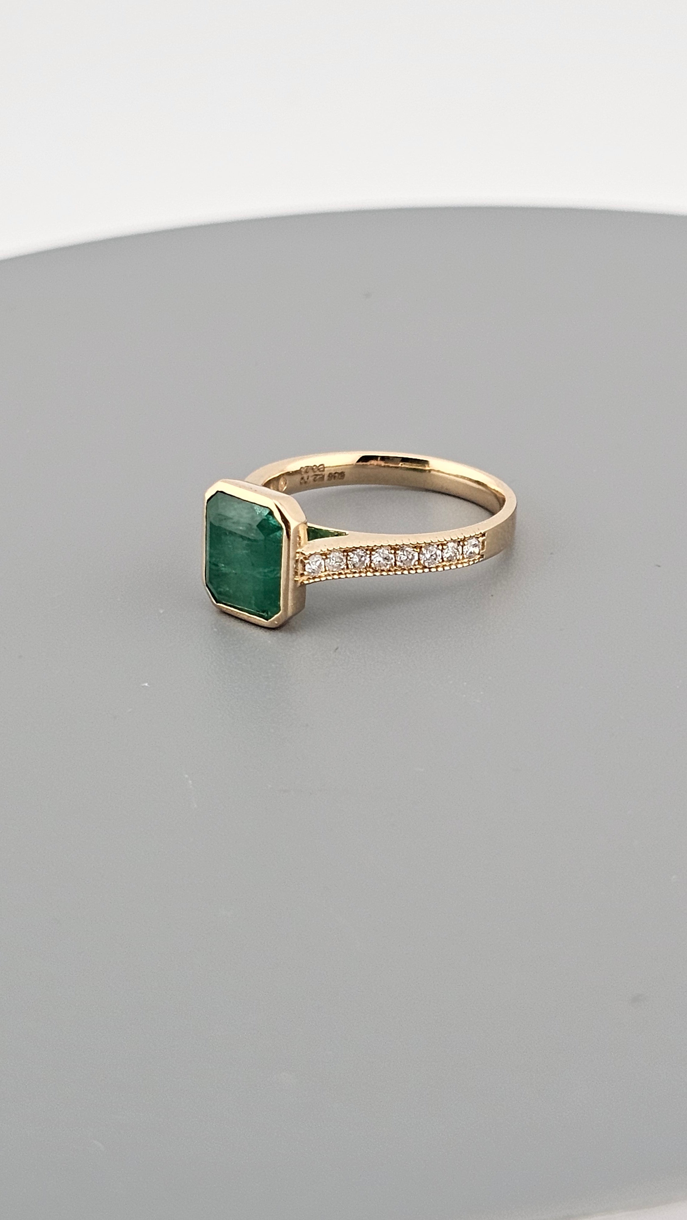 14K Yellow Gold Ring Set with 2.79ct Natural Emerald 0.28ct Natural Diamonds