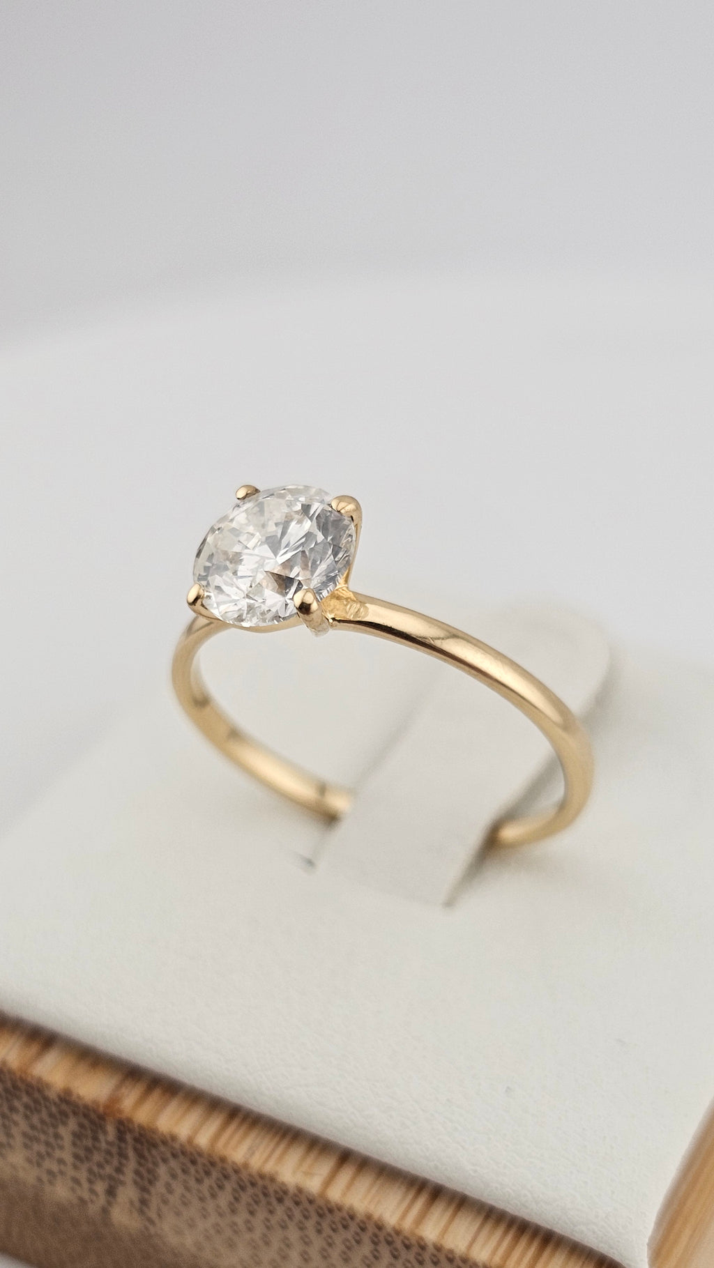 18K Yellow Gold Solitaire Ring Set with Natural Diamond 1.20ct, E, I1