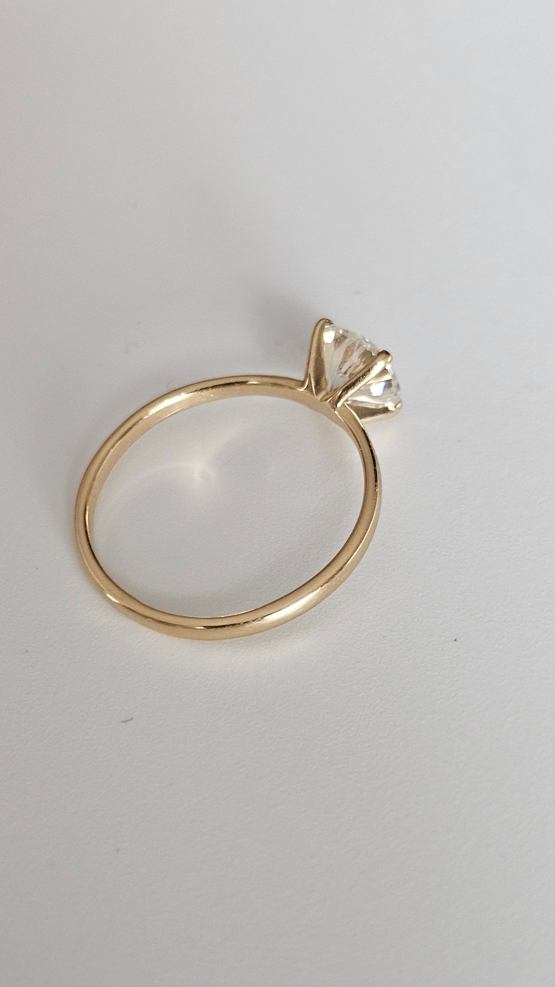 18K Yellow Gold Solitaire Ring Set with Natural Diamond 1.20ct, E, I1