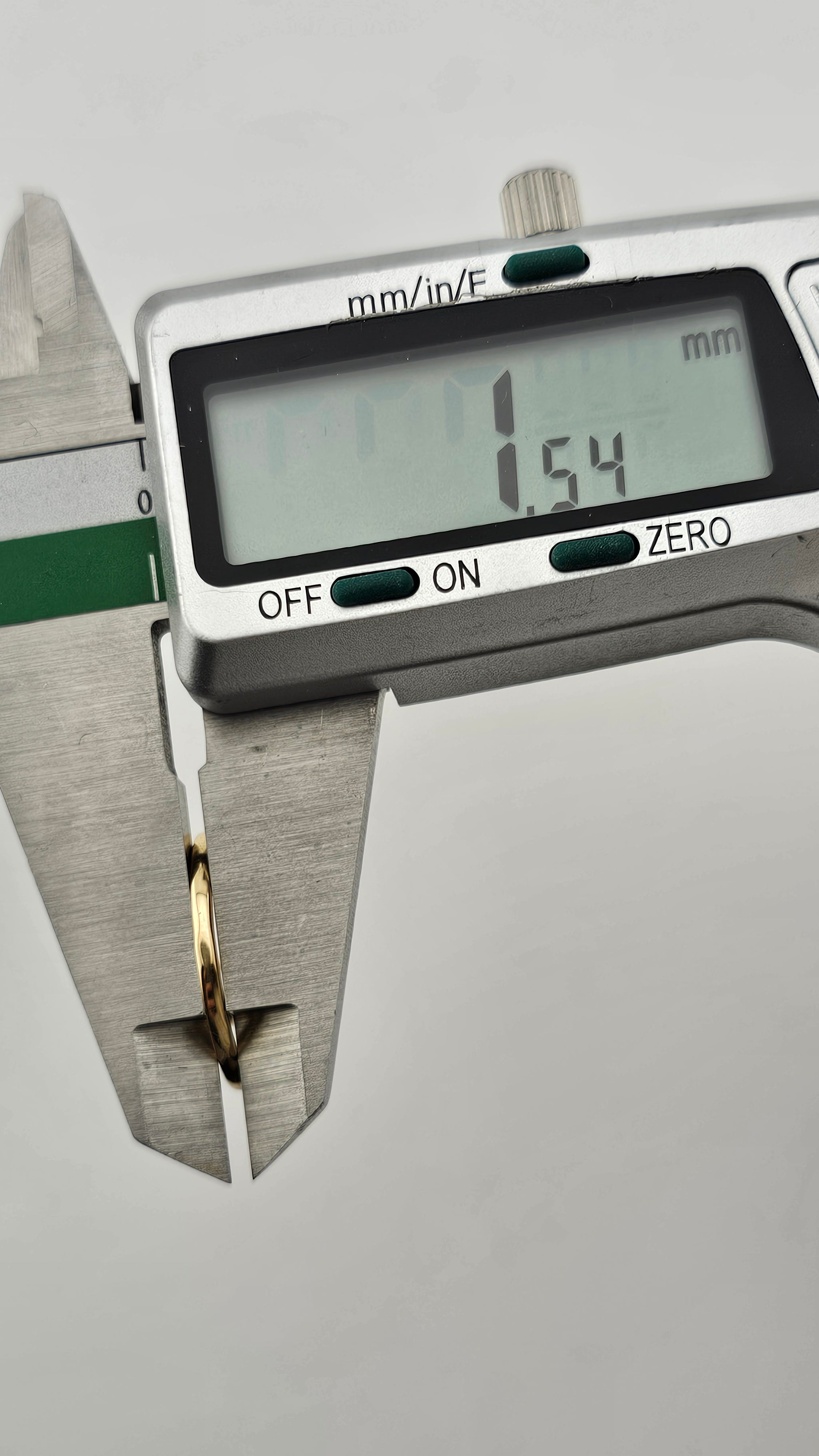 18K Yellow Gold Solitaire Ring Set with Natural Diamond 1.20ct, E, I1