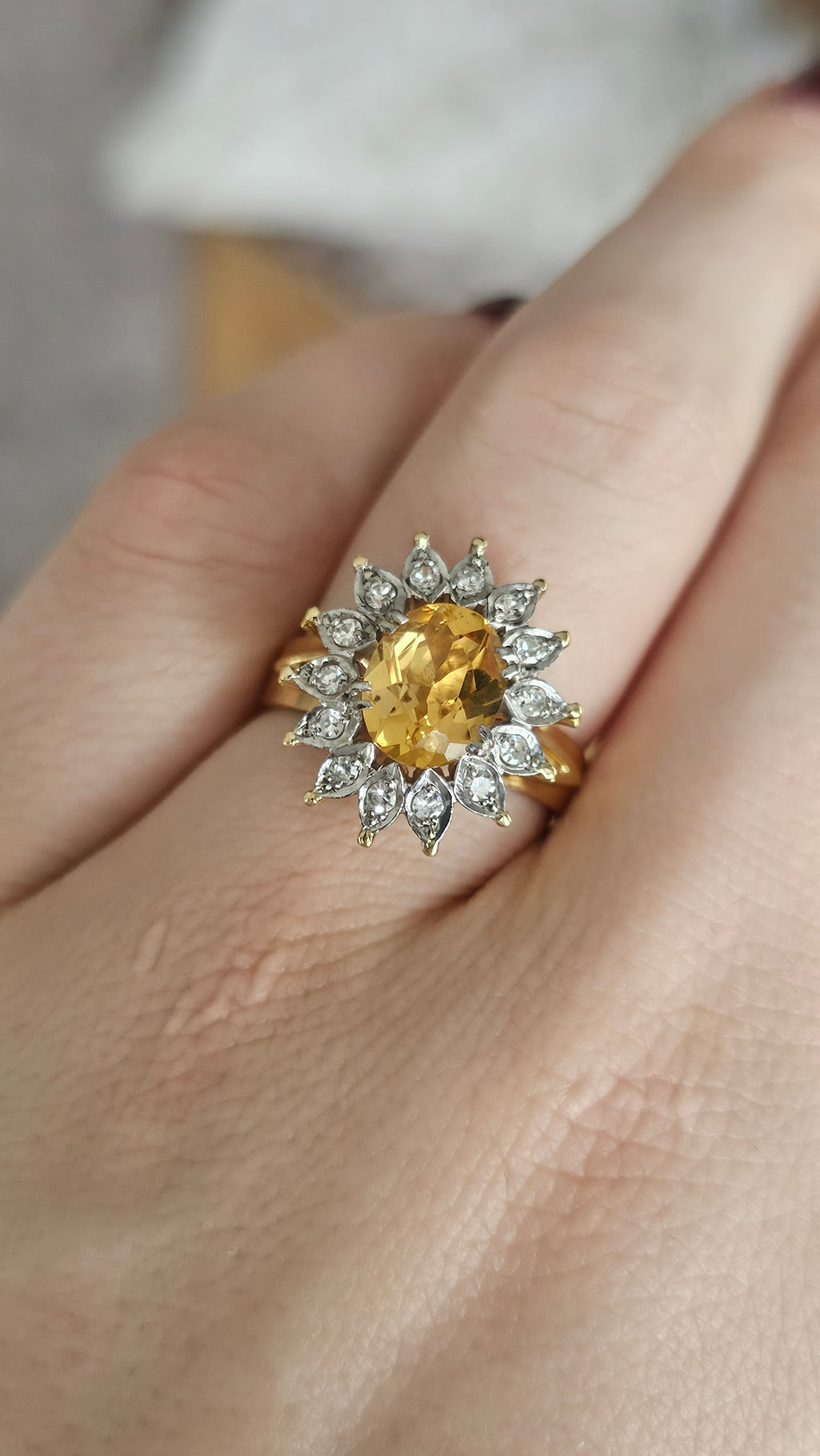 18ct Yellow Gold Cluster Ring Featuring Yellow Topaz and Diamonds