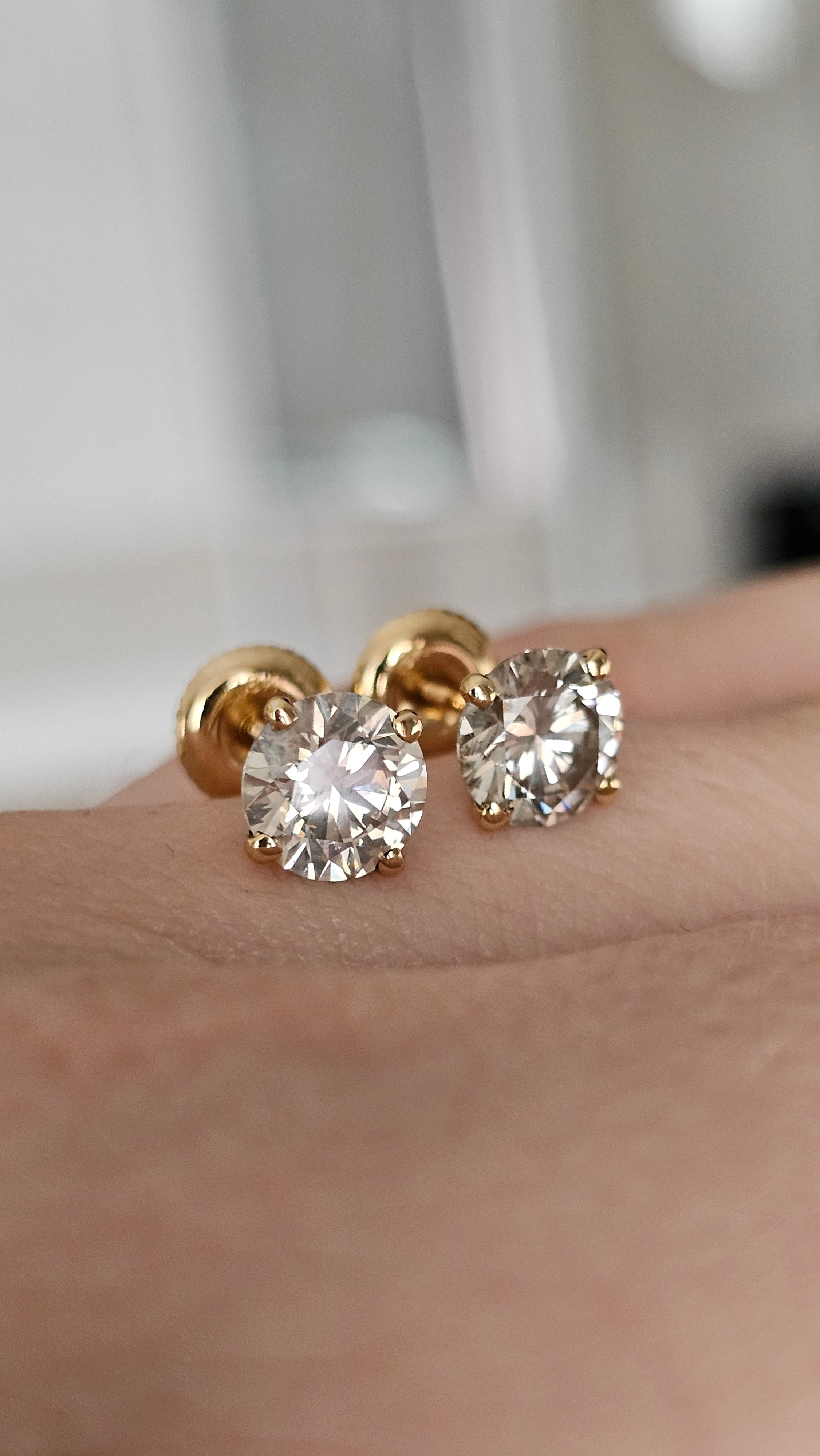 18K Yellow Gold 2.06ct Natural Diamond Stud Earrings with Screw Backs