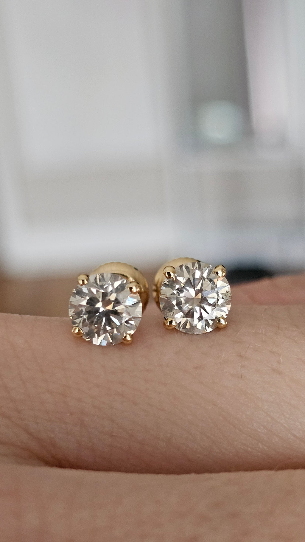 18K Yellow Gold 2.06ct Natural Diamond Stud Earrings with Screw Backs